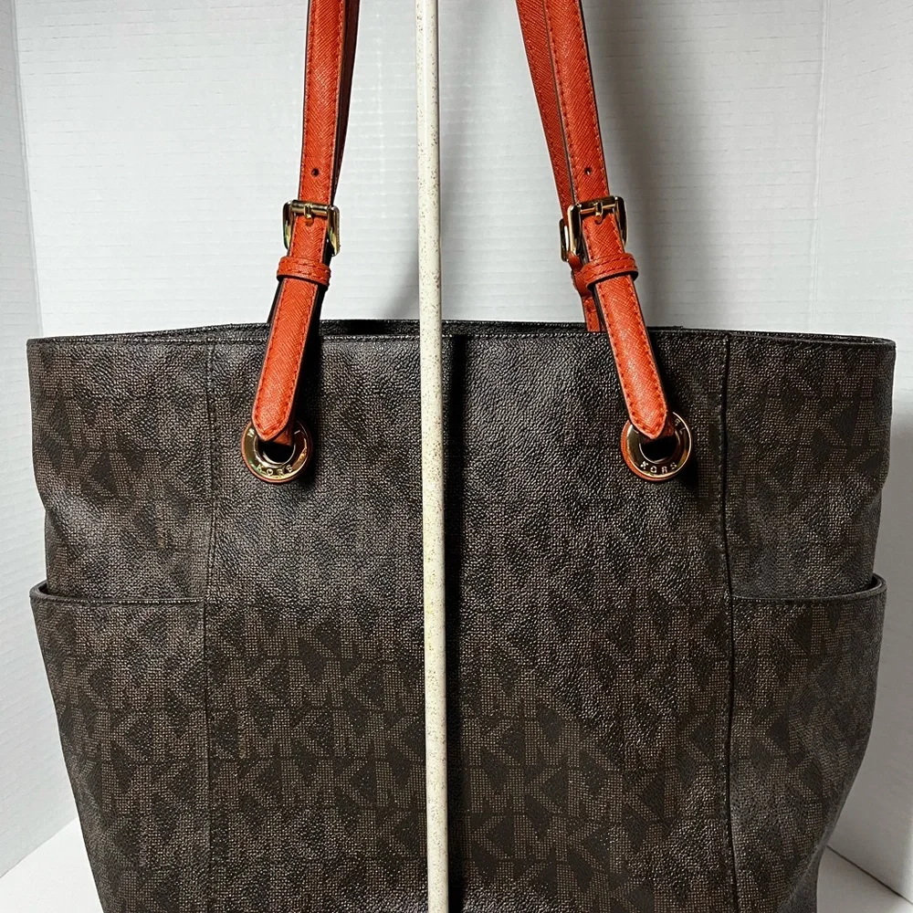 Michael Kors Jet Set Logo Tote - Brown